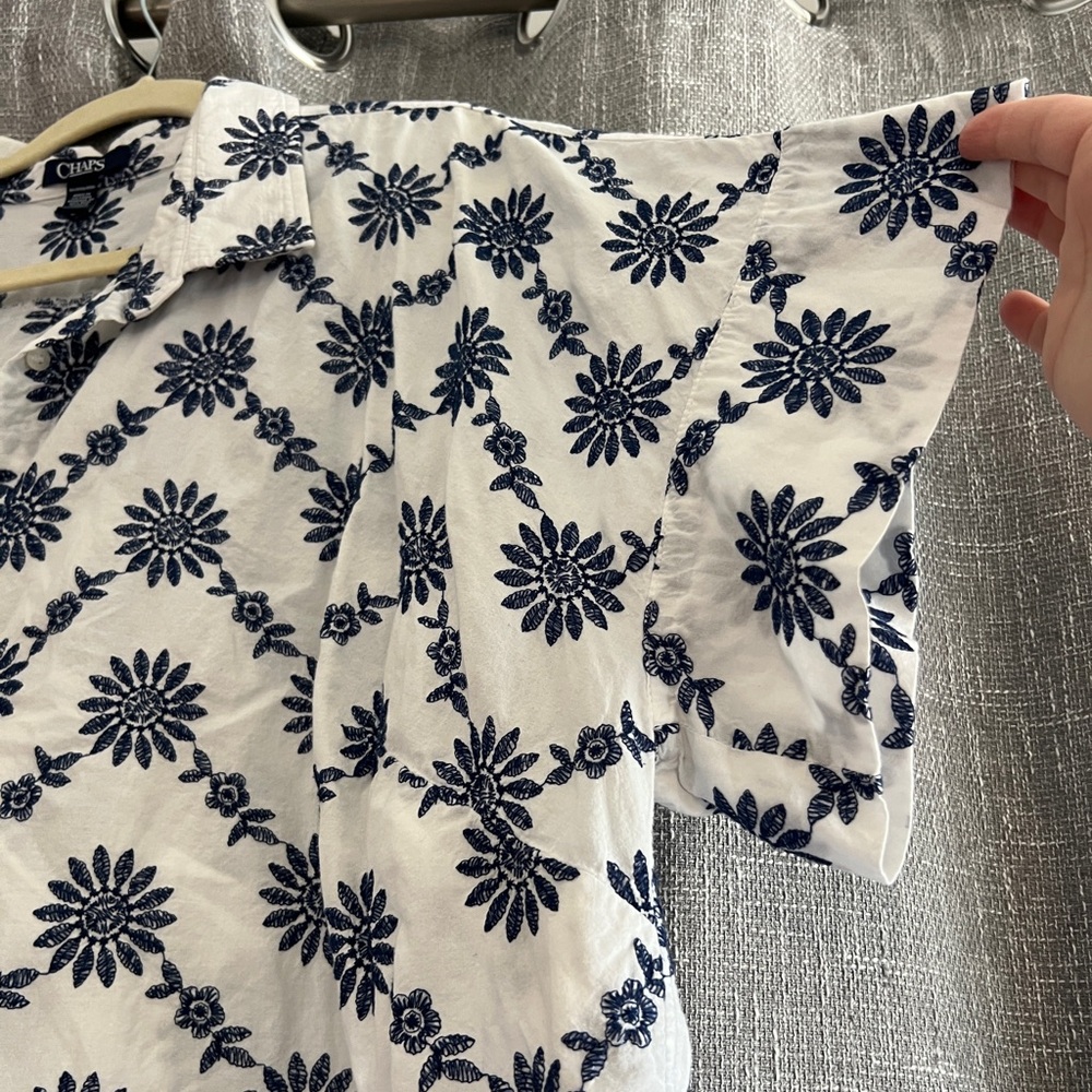 Chaps - white short sleeve button down with navy blue floral embroidery - 3XL - Picture 4 of 15